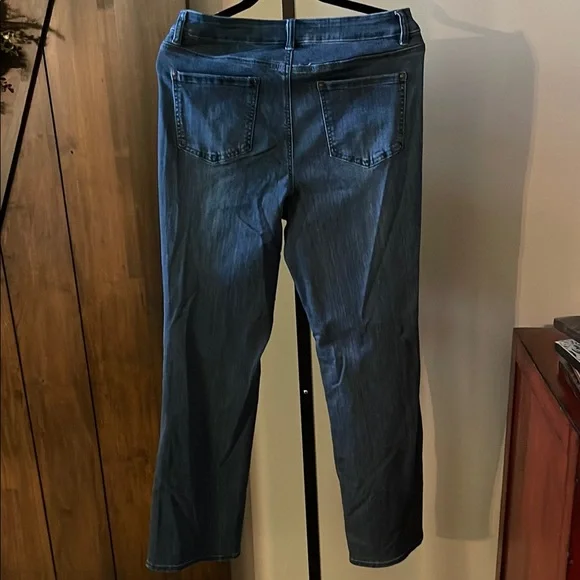 Belle by Kim Gravel Women's Blue Jeans- SZ 12- NWOT - Picture 6 of 6